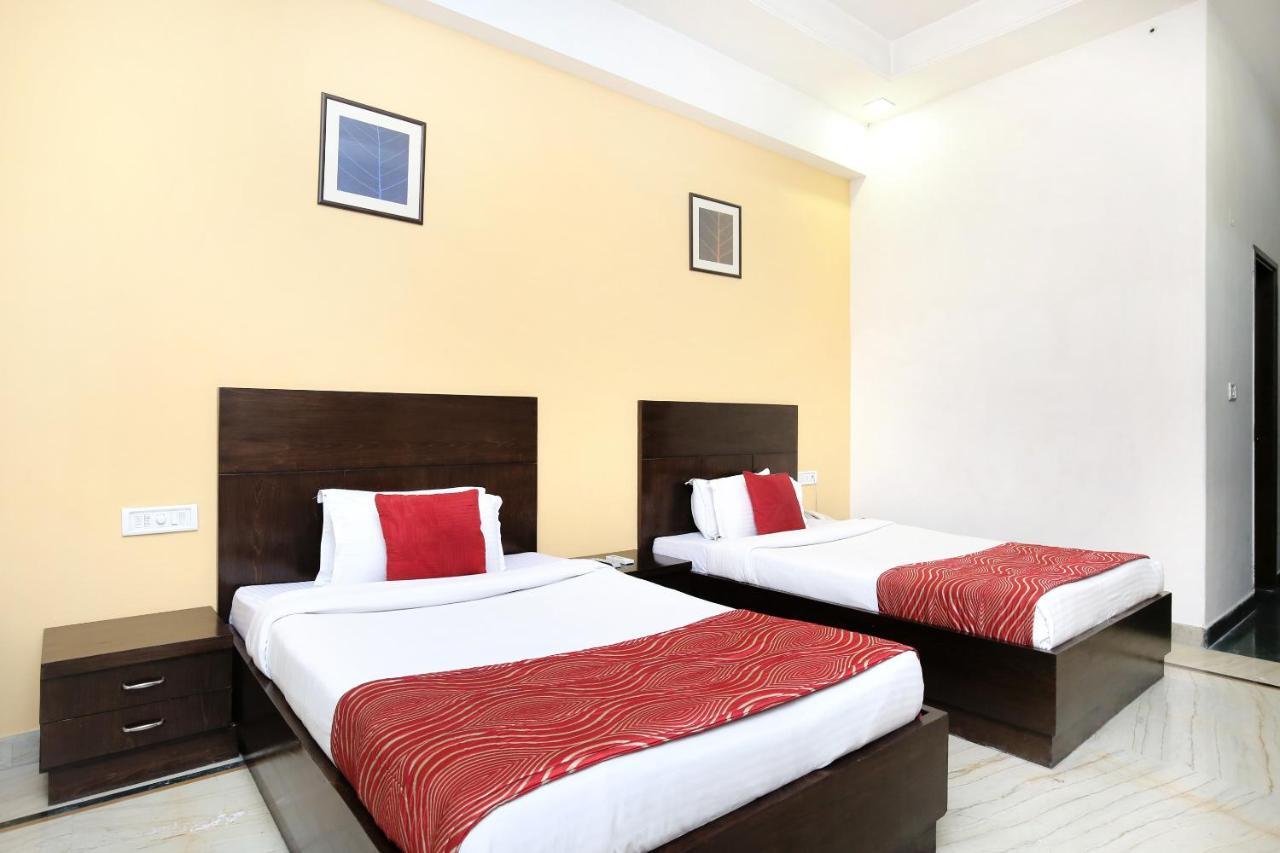 Capital O 15395 Hotel 42 Amritsar Exteriör bild