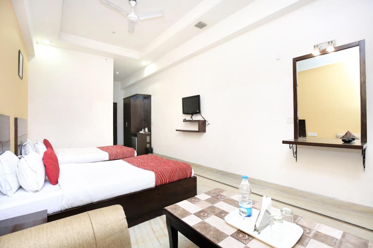 Capital O 15395 Hotel 42 Amritsar Exteriör bild