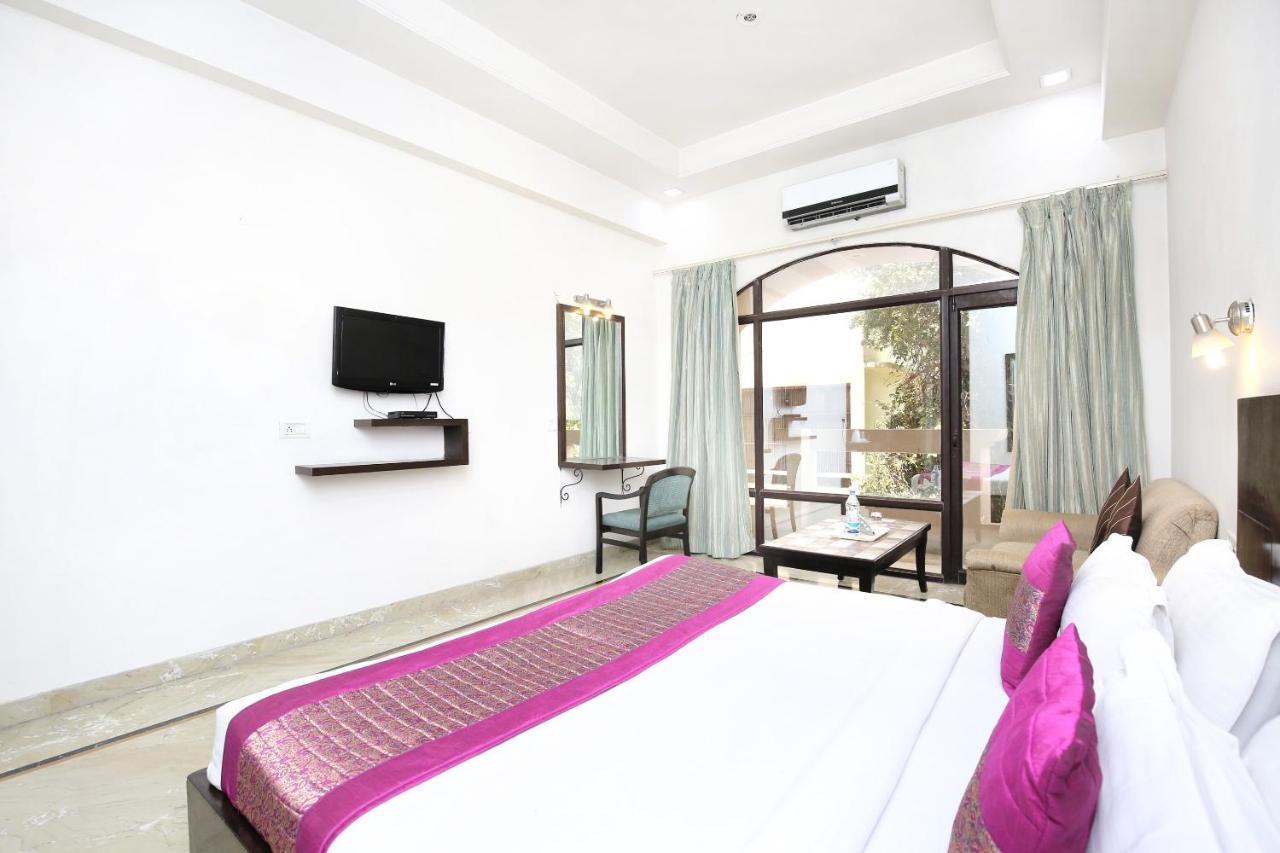Capital O 15395 Hotel 42 Amritsar Exteriör bild