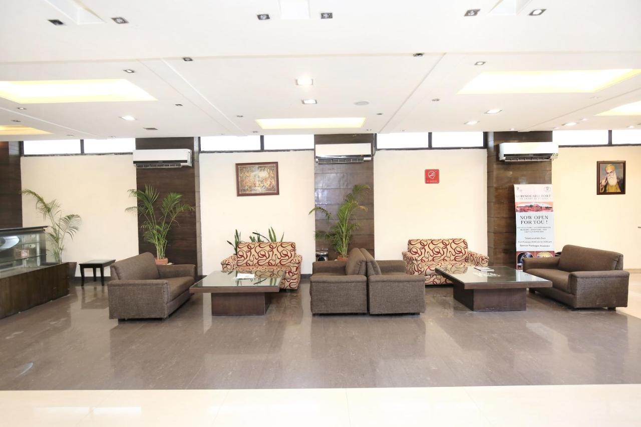 Capital O 15395 Hotel 42 Amritsar Exteriör bild
