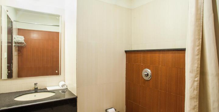 Capital O 15395 Hotel 42 Amritsar Exteriör bild