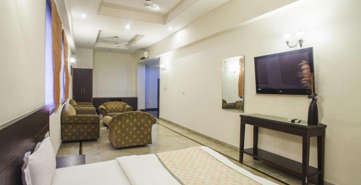 Capital O 15395 Hotel 42 Amritsar Exteriör bild