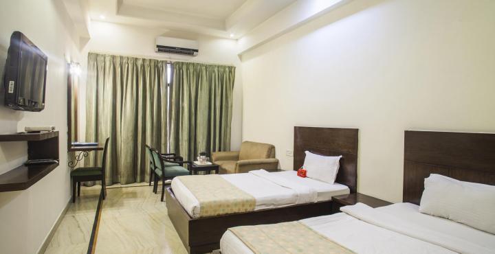 Capital O 15395 Hotel 42 Amritsar Exteriör bild