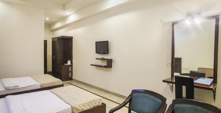 Capital O 15395 Hotel 42 Amritsar Exteriör bild